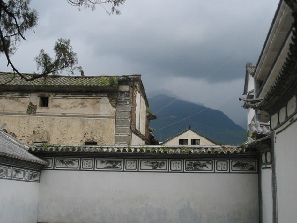 0daliyunnan-021townwmtninbg2.jpg