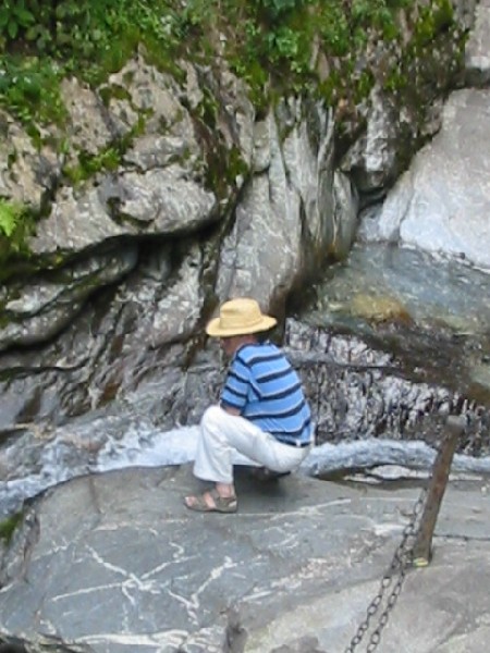1daliyunnan-018josephmtngrotto.jpg