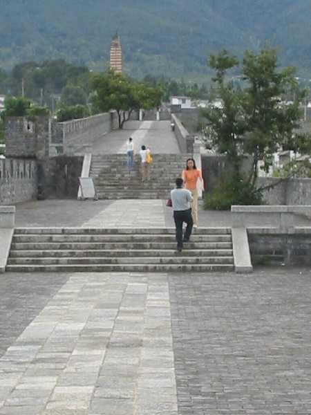 1daliyunnan-041villagewall.jpg