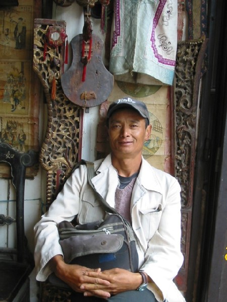 1daliyunnan-074afayourguideon8-17-03.jpg