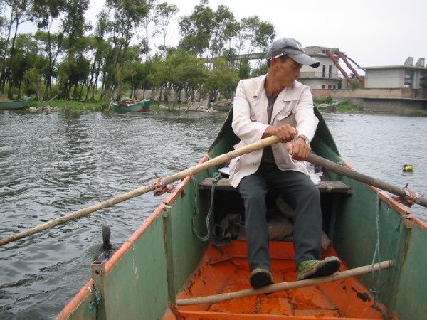 daliyunnan010afaysbrotherinboat.jpg