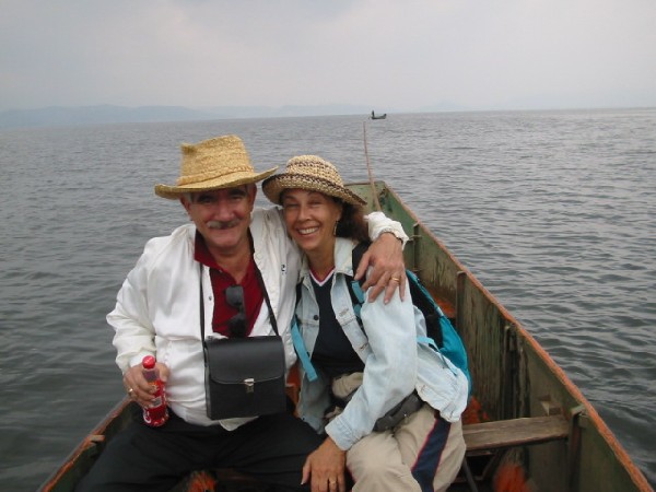 daliyunnan016josephandelleninfishingboat.jpg