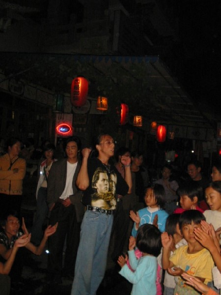 daliyunnan031dalinightstreetperf.jpg