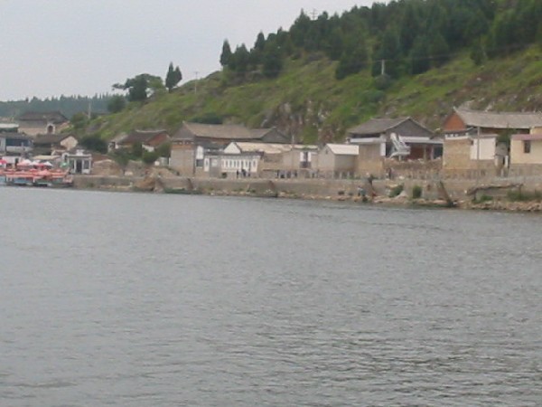 daliyunnan041approachingjinsuoislandvillage.jpg